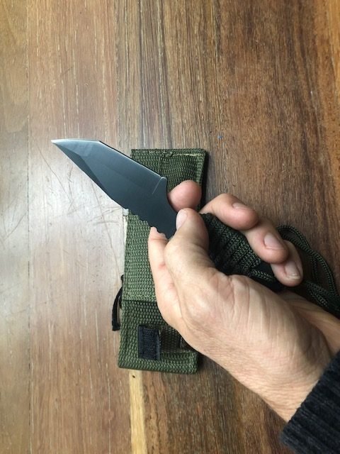 Survival-knife-paracord-green-size